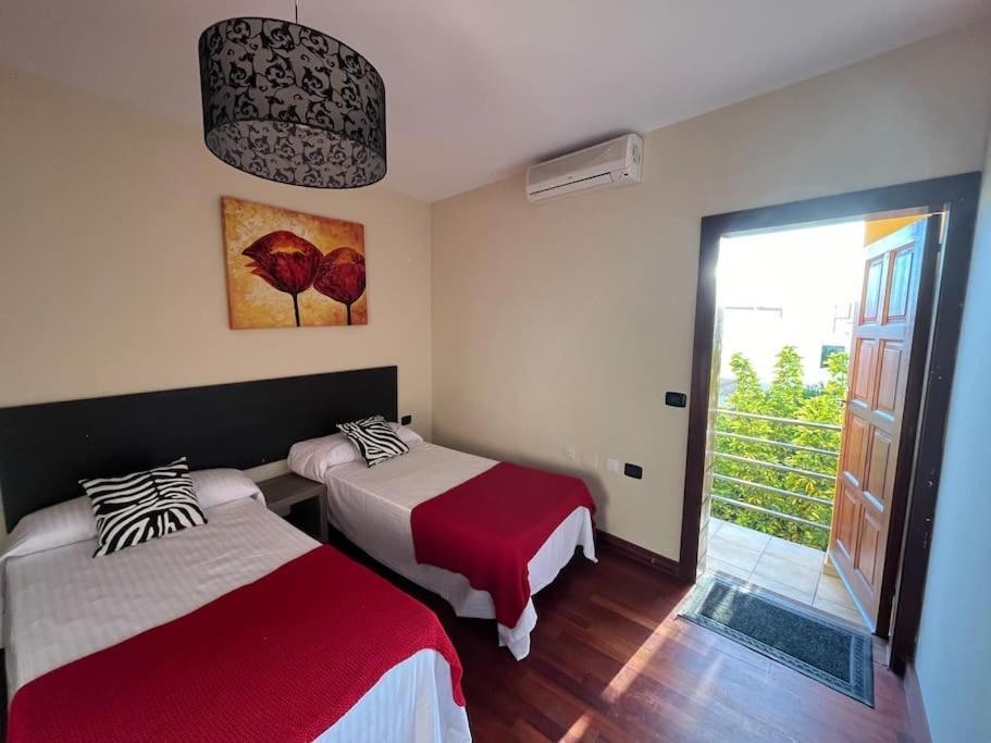 Casa Con Piscina En El Centro Villa Los Llanos De Aridane Dış mekan fotoğraf